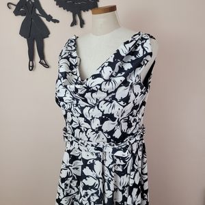 Unique Vintage Black and White Floral 2XL